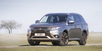 www.moj-samochod.pl - Artyku� - Klienci pokochali Mitsubishi Outlander PHEV